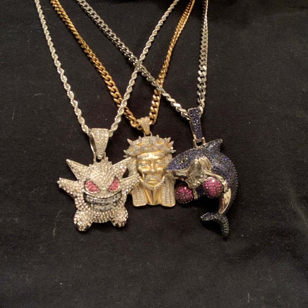 Iced out pendant with cz stones